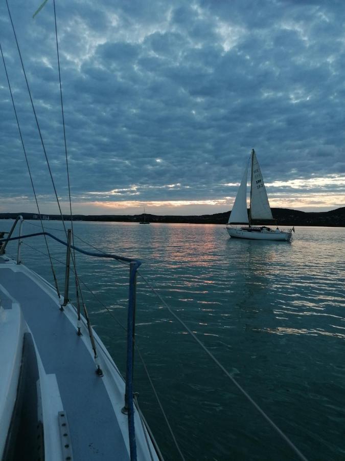 Hotel Astoria Balatonfured Luaran gambar