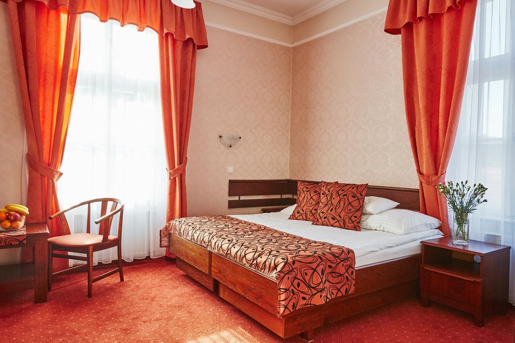 Hotel Astoria Balatonfured Luaran gambar