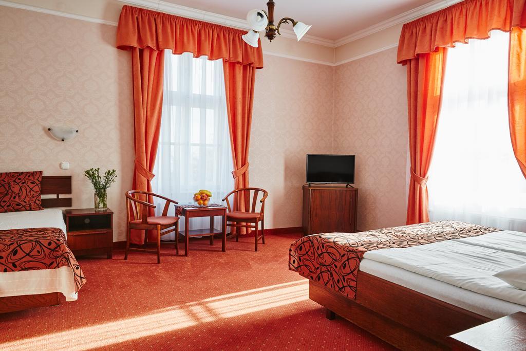 Hotel Astoria Balatonfured Luaran gambar