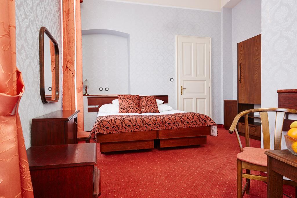 Hotel Astoria Balatonfured Luaran gambar