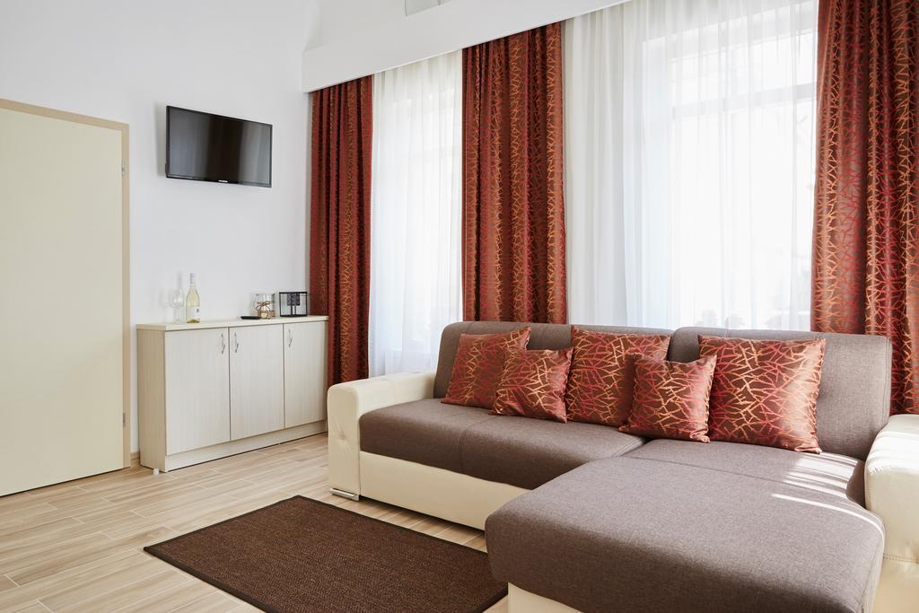 Hotel Astoria Balatonfured Luaran gambar
