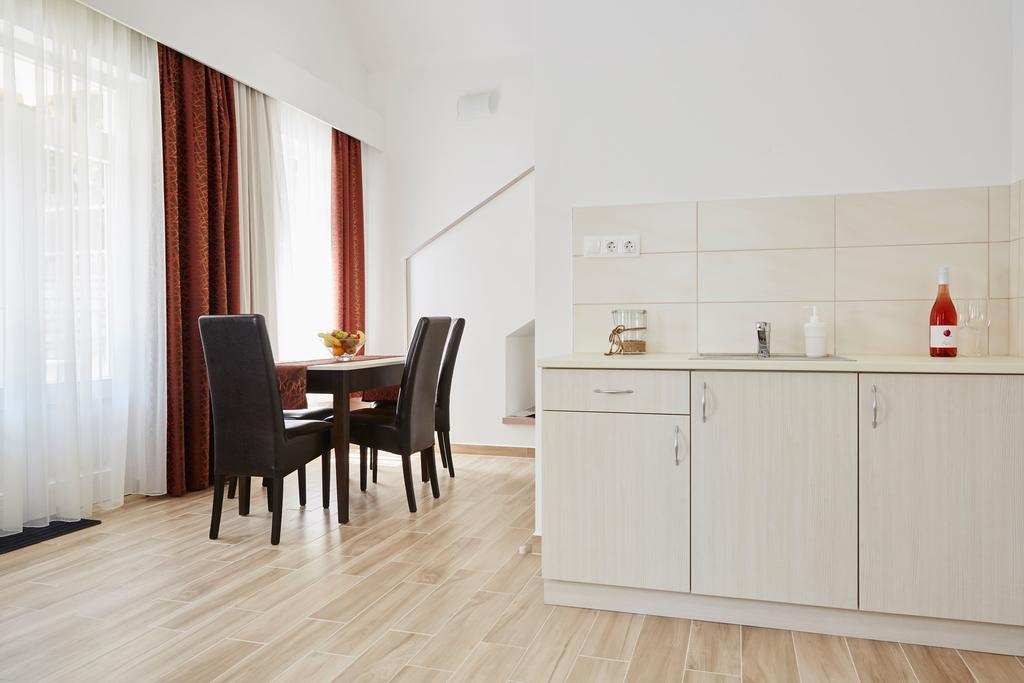 Hotel Astoria Balatonfured Luaran gambar