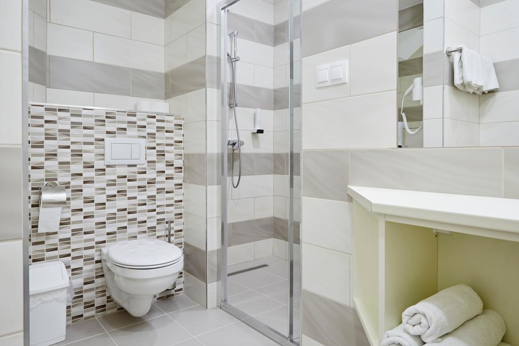 Hotel Astoria Balatonfured Luaran gambar