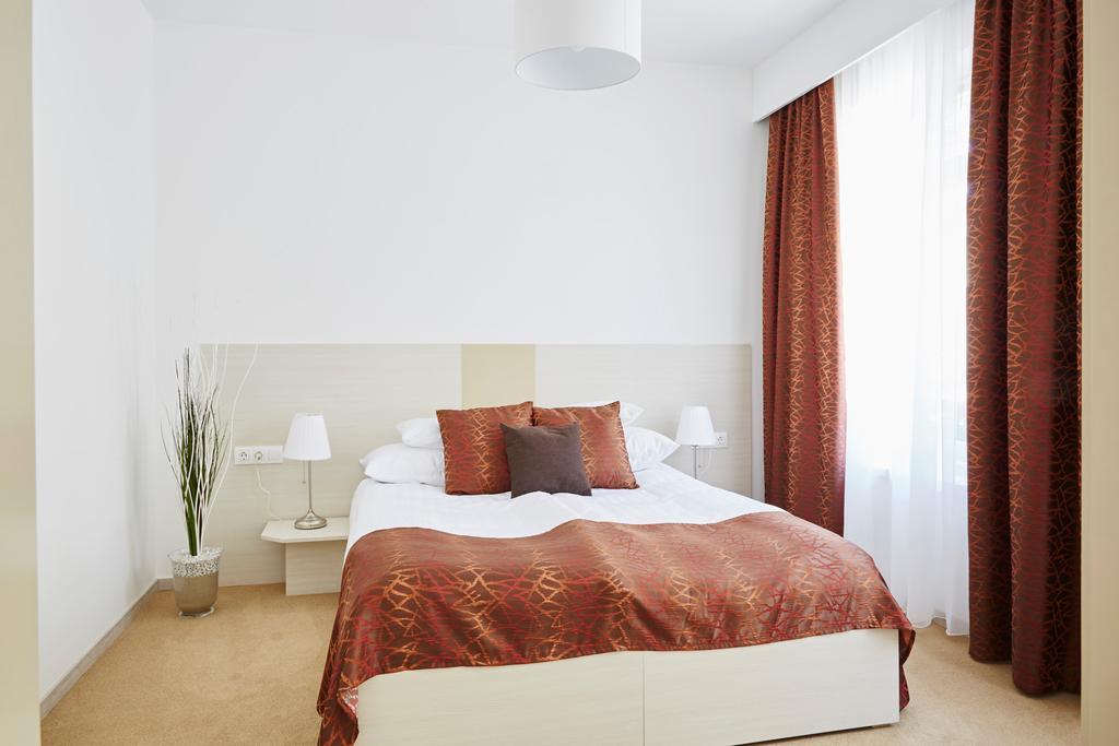 Hotel Astoria Balatonfured Luaran gambar