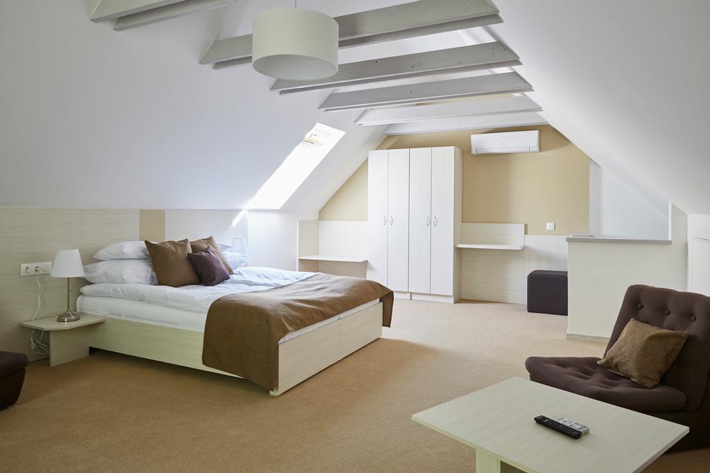 Hotel Astoria Balatonfured Luaran gambar