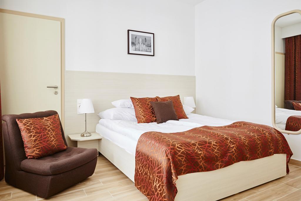 Hotel Astoria Balatonfured Luaran gambar