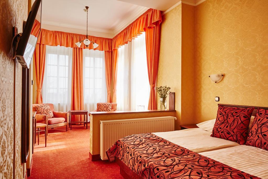 Hotel Astoria Balatonfured Luaran gambar