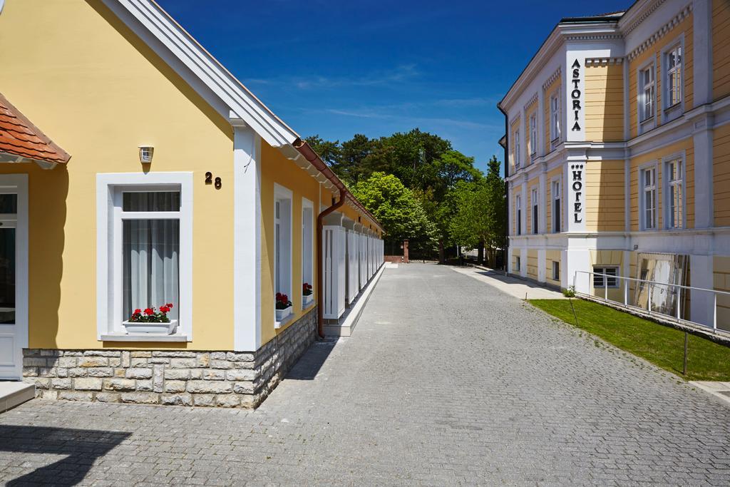 Hotel Astoria Balatonfured Luaran gambar