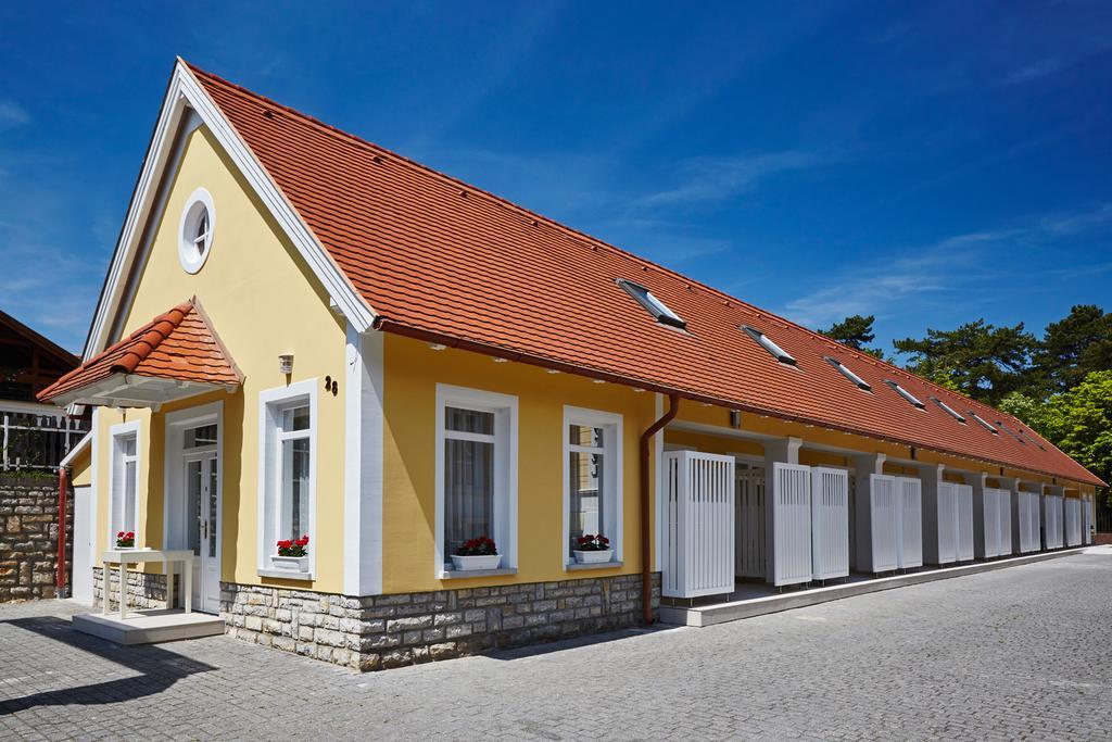 Hotel Astoria Balatonfured Luaran gambar