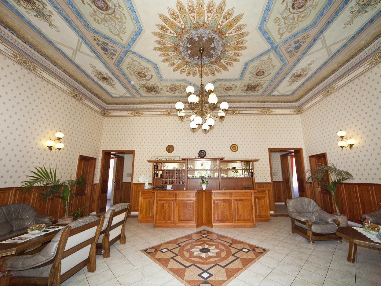 Hotel Astoria Balatonfured Luaran gambar